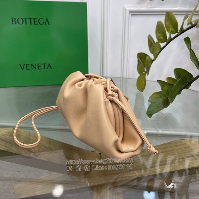 Bottega veneta高端女包 98057 寶緹嘉小號手拿肩背包 BV經典款pouch雲朵包  gxz1128